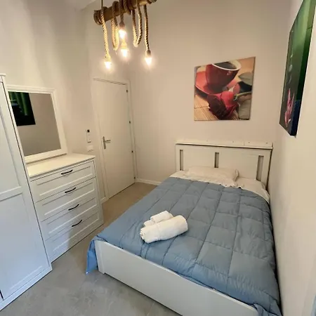 Domus Aurea לינה וארוחת בוקר רג'יו די קאלאבריה